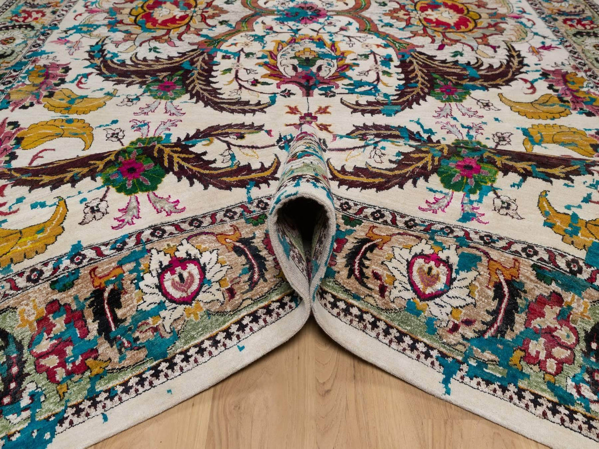 Transitional hand-knotted wool/silk rug in Ivory & Green, 8'11" x 11'11" — SKU O092075 (view 5)