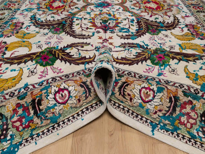 Transitional hand-knotted wool/silk rug in Ivory & Green, 8'11" x 11'11" — SKU O092075 (view 5)