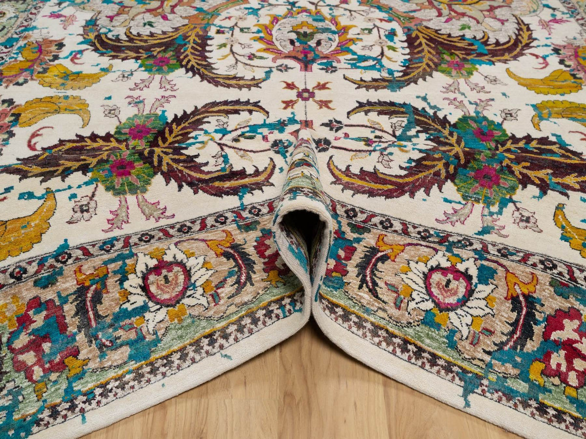 Transitional hand-knotted wool/silk rug in Ivory & Green, 8'11" x 12'2" — SKU O092076 (view 5)