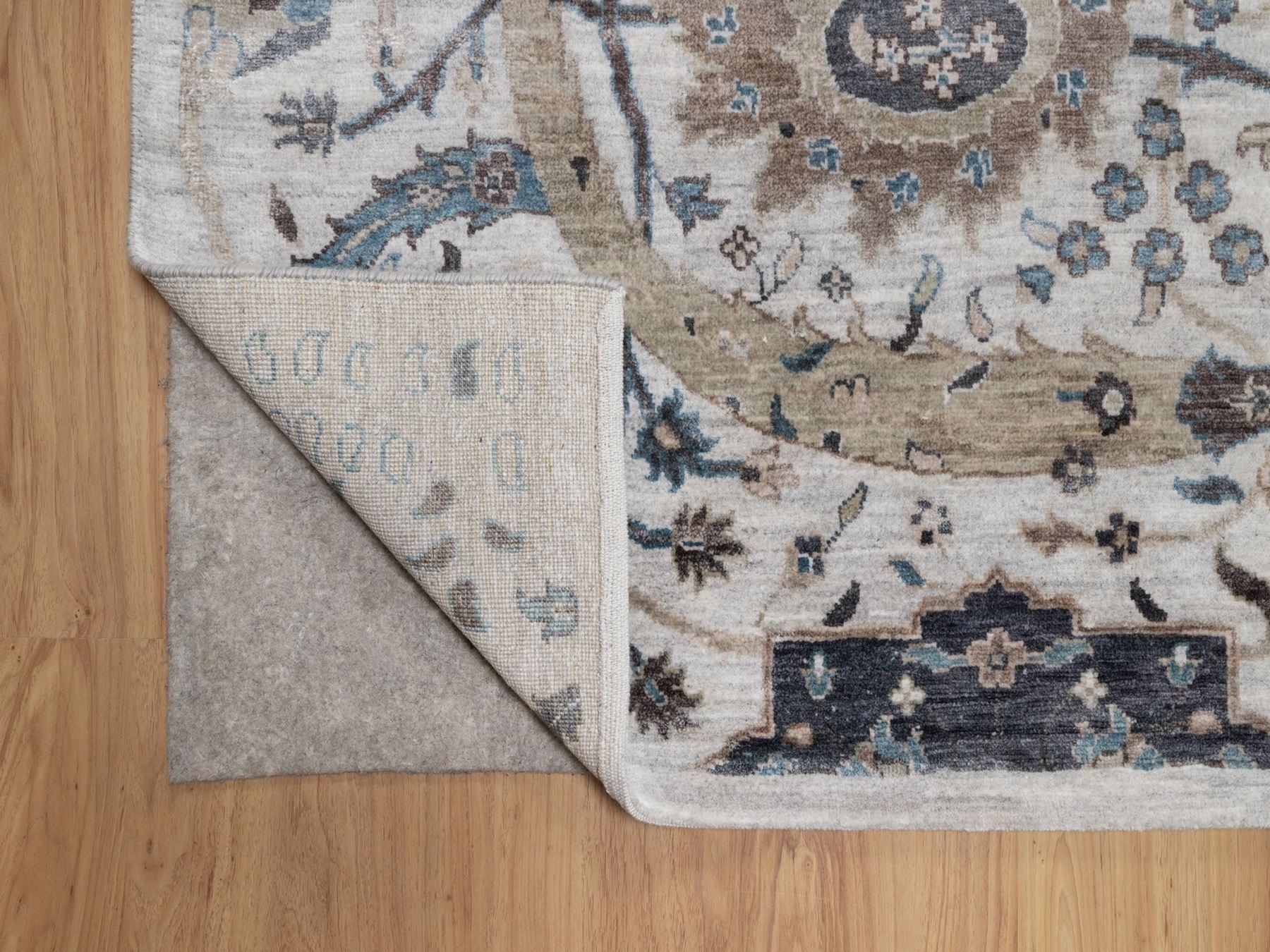 Transitional hand-knotted wool/silk rug in Gray, 7'11" x 10' — SKU O092084 (view 4)