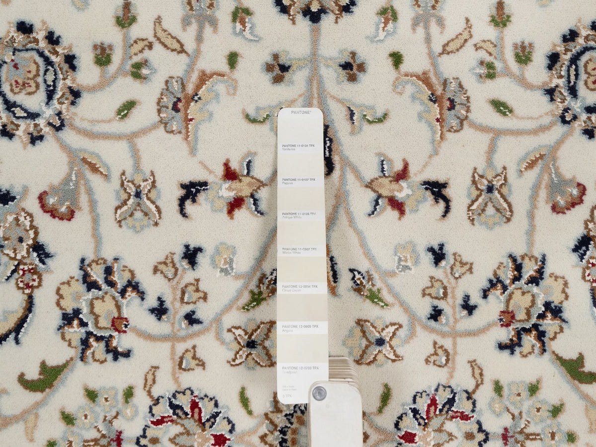 Nain Fine Oriental hand-knotted wool/silk rug in Ivory, 4'10" x 8' — SKU O092095 (view 4)