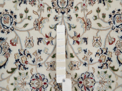 Ivory 5'1" x 5'2" Fine Oriental Hand knotted Wool/Silk Rug - Sku: O092098