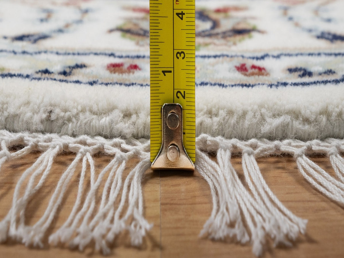 Nain Fine Oriental hand-knotted wool/silk rug in Ivory, 4'1" x 4'1" — SKU O092137 (view 7)
