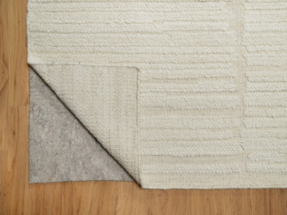 Modern / Contemporary hand-knotted wool rug in Ivory, 9'1" x 12'3" — SKU O092149 (view 4)
