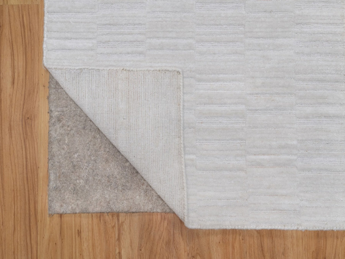 Modern / Contemporary hand-knotted polyester runner in Ivory, 2'8" x 8' — SKU O092199 (view 3)