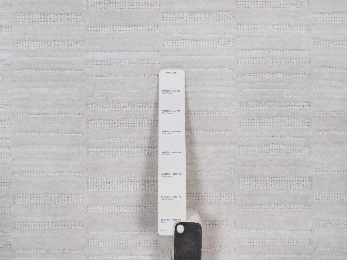 Modern / Contemporary hand-knotted polyester runner in Ivory, 2'6" x 10' — SKU O092201 (view 4)