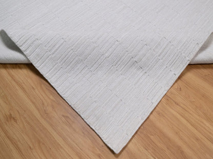 Modern / Contemporary hand-knotted polyester rug in Ivory, 8'2" x 10'1" — SKU O092203 (view 6)