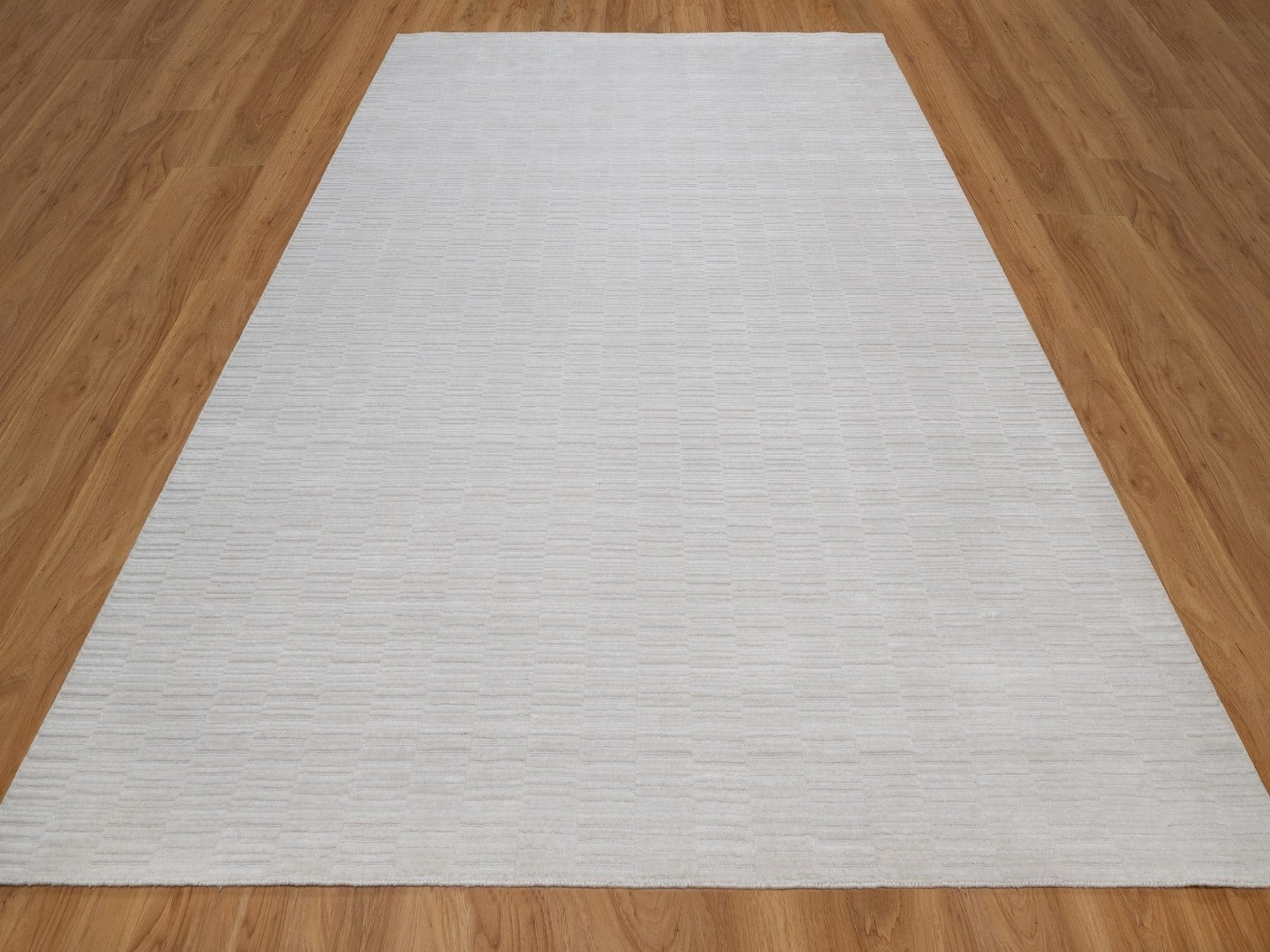 Modern / Contemporary hand-knotted polyester rug in Ivory, 9'1" x 12'1" — SKU O092205 (view 2)