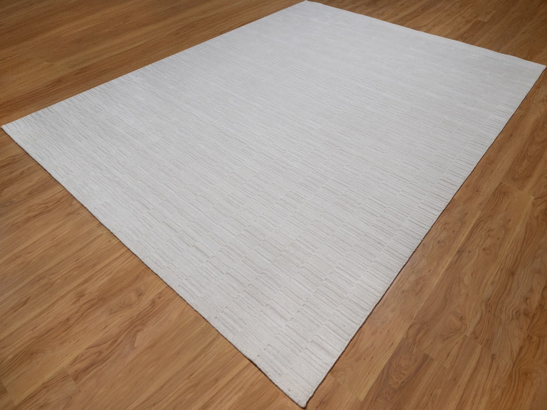 Modern / Contemporary hand-knotted polyester rug in Ivory, 9'1" x 12'1" — SKU O092205 (view 3)