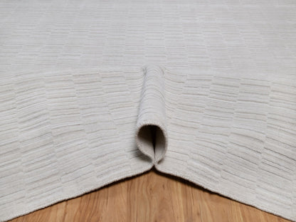 Modern / Contemporary hand-knotted polyester rug in Ivory, 9'1" x 12'1" — SKU O092205 (view 5)
