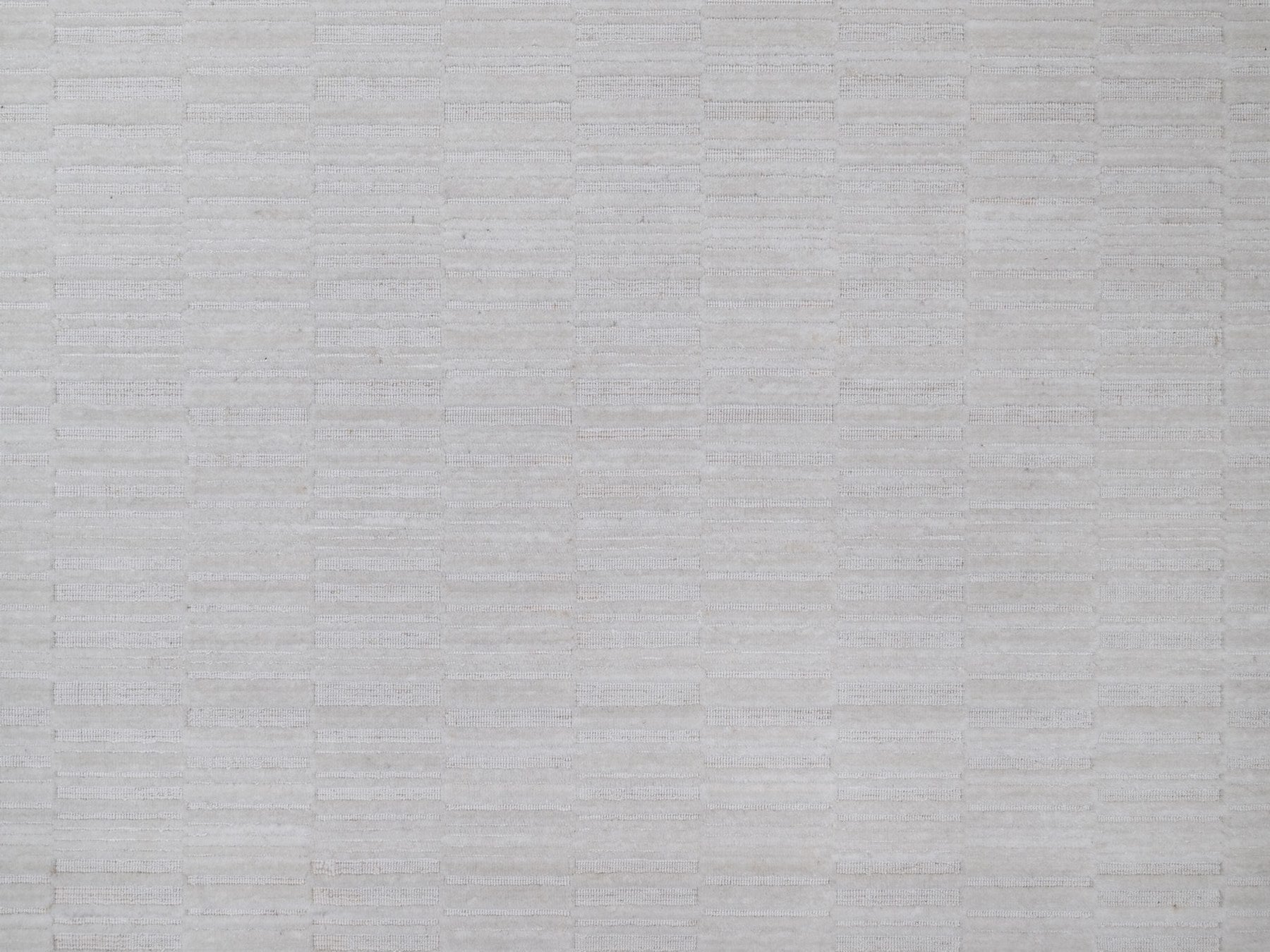 Modern / Contemporary hand-knotted polyester rug in Ivory, 9'1" x 12'1" — SKU O092205 (view 8)
