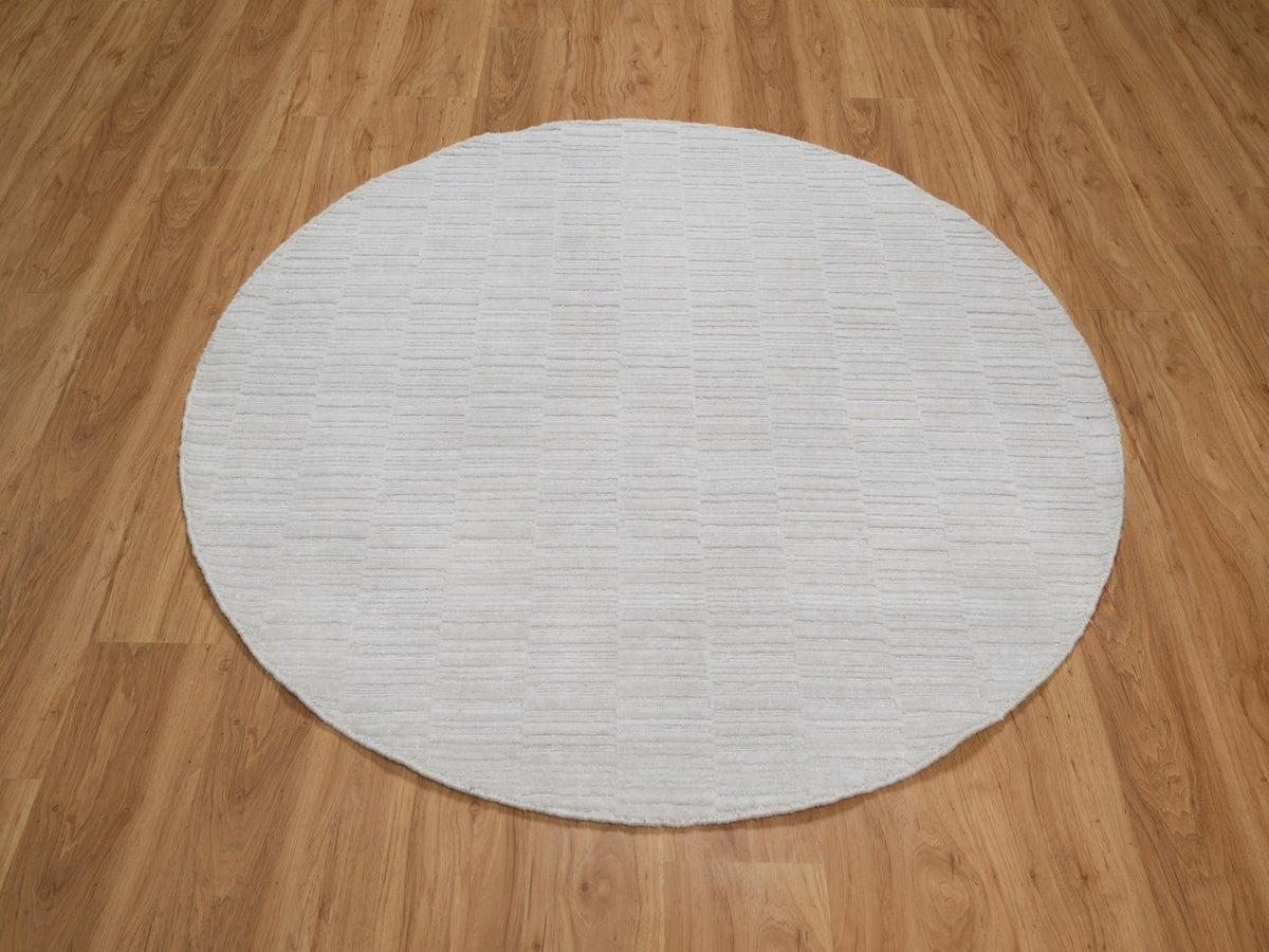 Modern / Contemporary hand-knotted polyester rug in Ivory, 5' x 5' — SKU O092221 (view 2)
