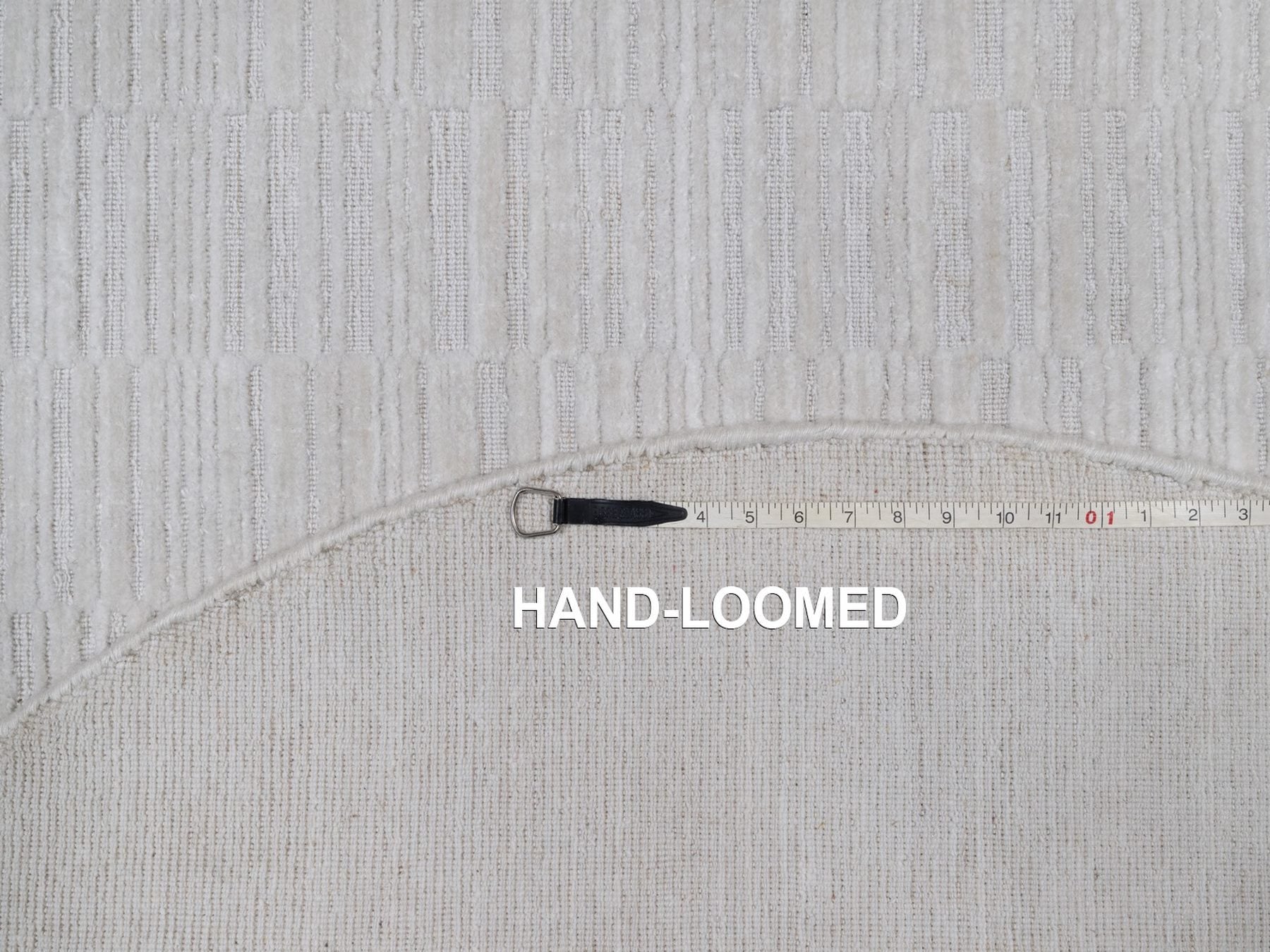 Modern / Contemporary hand-knotted polyester rug in Ivory, 5' x 5' — SKU O092221 (view 8)