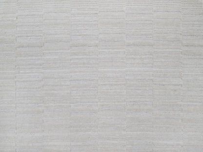 Modern / Contemporary hand-knotted polyester rug in Ivory, 5' x 5' — SKU O092222 (view 5)