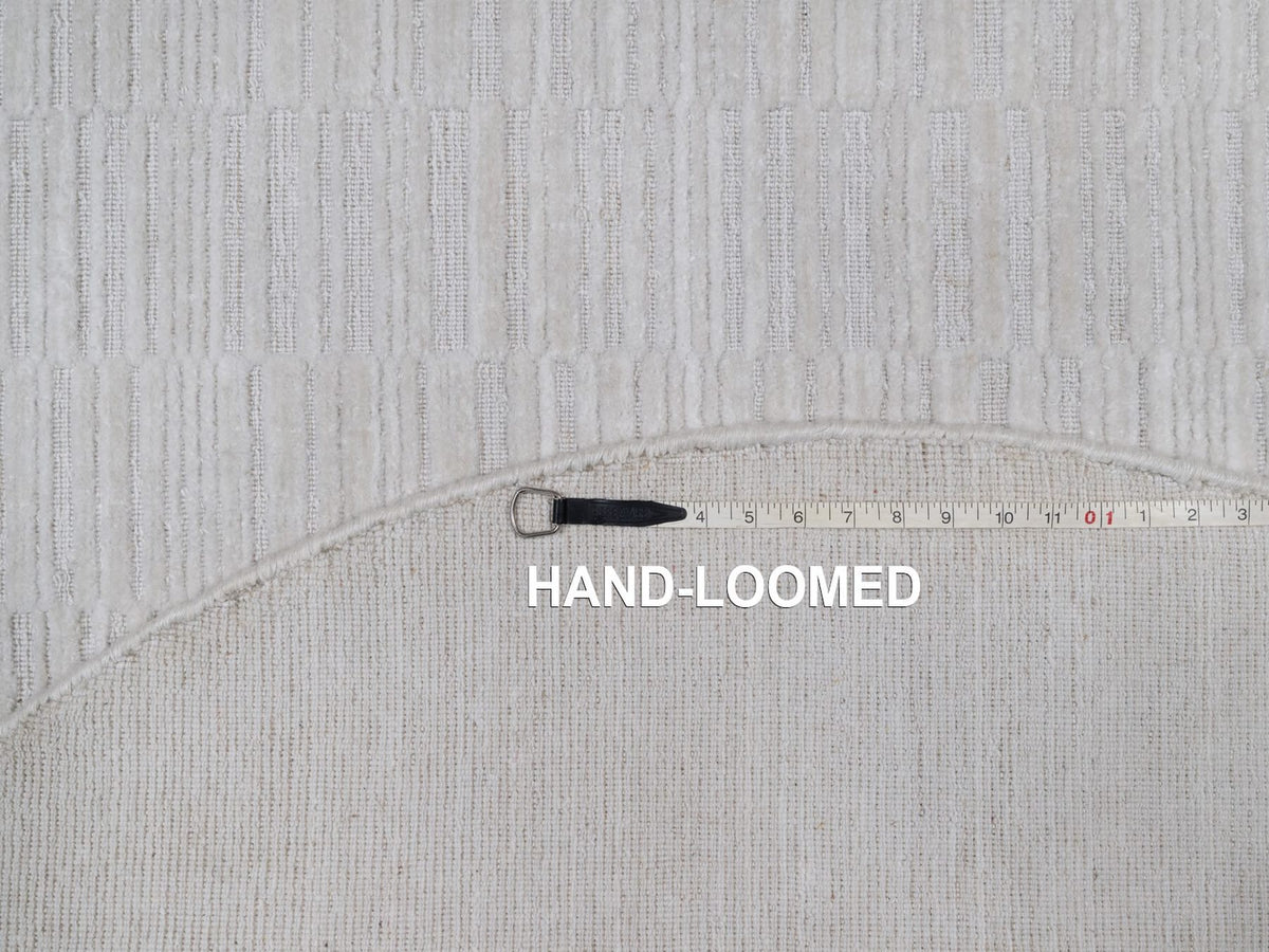 Modern / Contemporary hand-knotted polyester rug in Ivory, 5' x 5' — SKU O092222 (view 8)