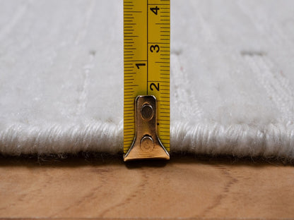 Modern / Contemporary hand-knotted polyester runner in Ivory, 2'6" x 11'11" — SKU O092224 (view 7)