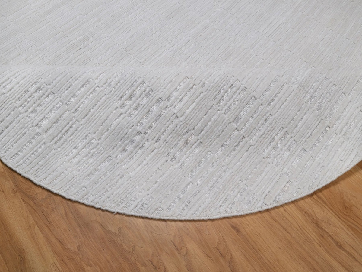 Modern / Contemporary hand-knotted polyester rug in Ivory, 8' x 8' — SKU O092225 (view 6)