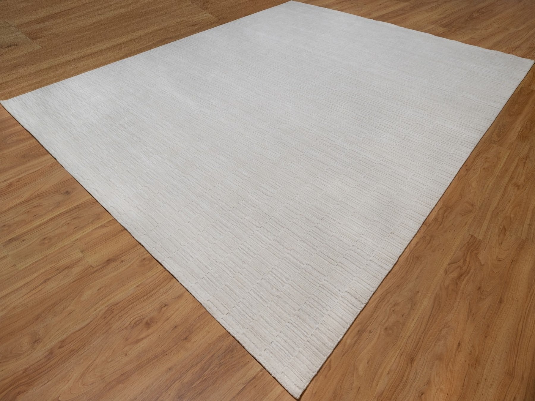 Modern / Contemporary hand-knotted polyester rug in Ivory, 12'1" x 15' — SKU O092227 (view 3)