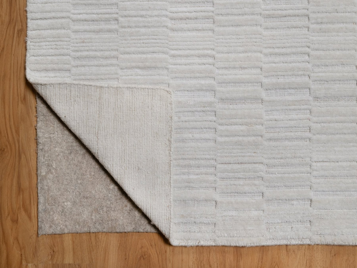 Modern / Contemporary hand-knotted polyester rug in Ivory, 12'1" x 15' — SKU O092227 (view 4)