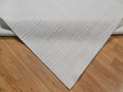 Modern / Contemporary hand-knotted polyester rug in Ivory, 12'1" x 15' — SKU O092227 (view 6)
