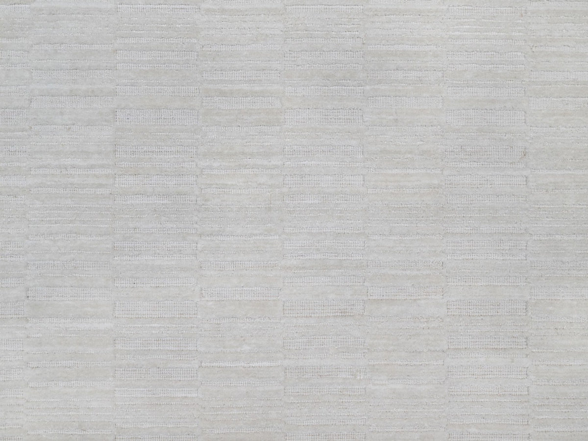 Modern / Contemporary hand-knotted polyester rug in Ivory, 6' x 6' — SKU O092241 (view 5)