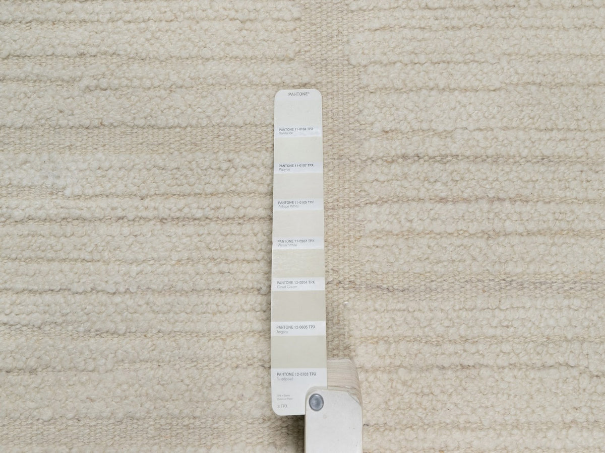 Modern / Contemporary hand-knotted wool runner in Ivory, 2'7" x 11'11" — SKU O092247 (view 4)