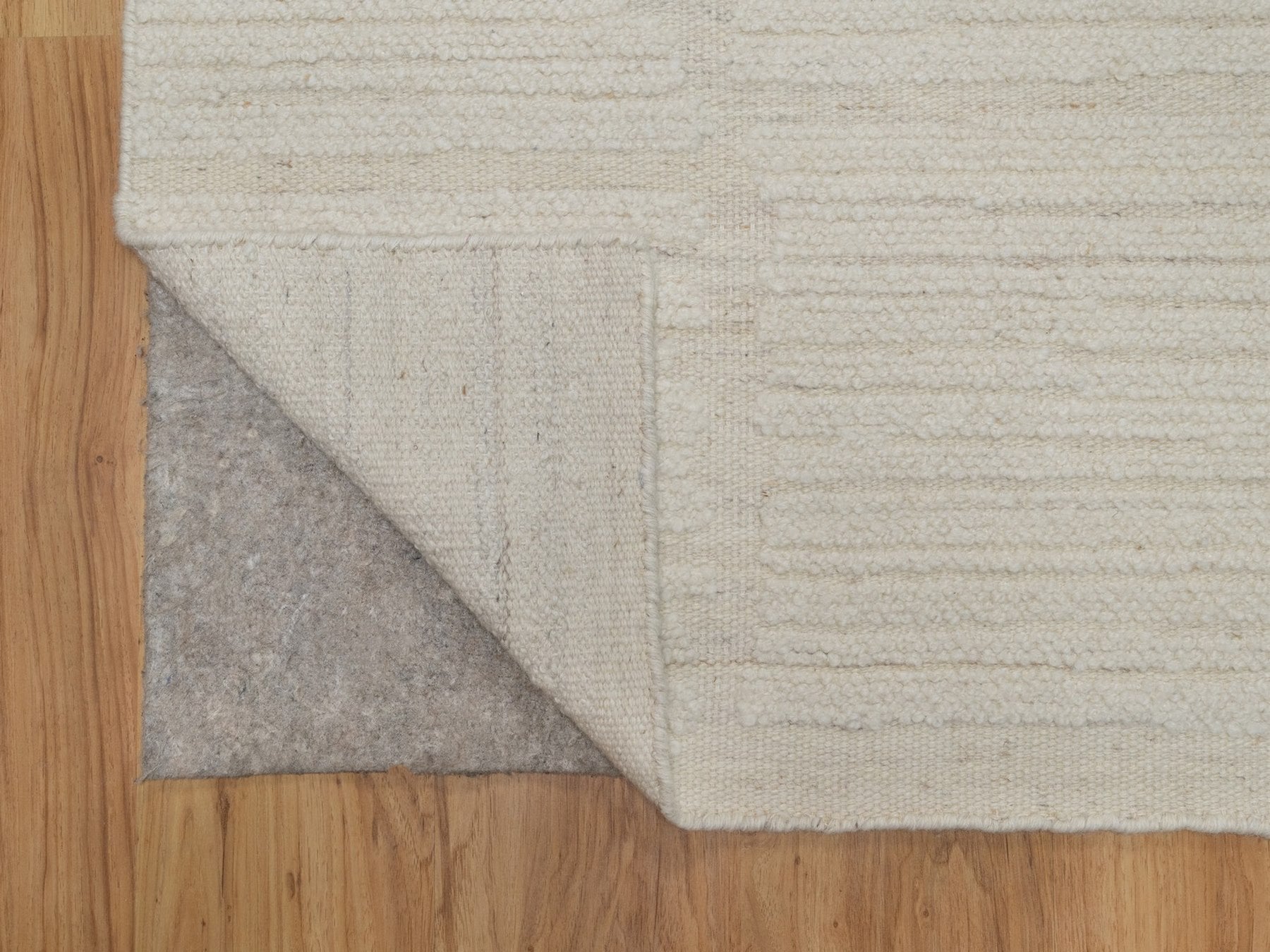 Modern / Contemporary hand-knotted wool runner in Ivory, 2'6" x 12' — SKU O092248 (view 3)
