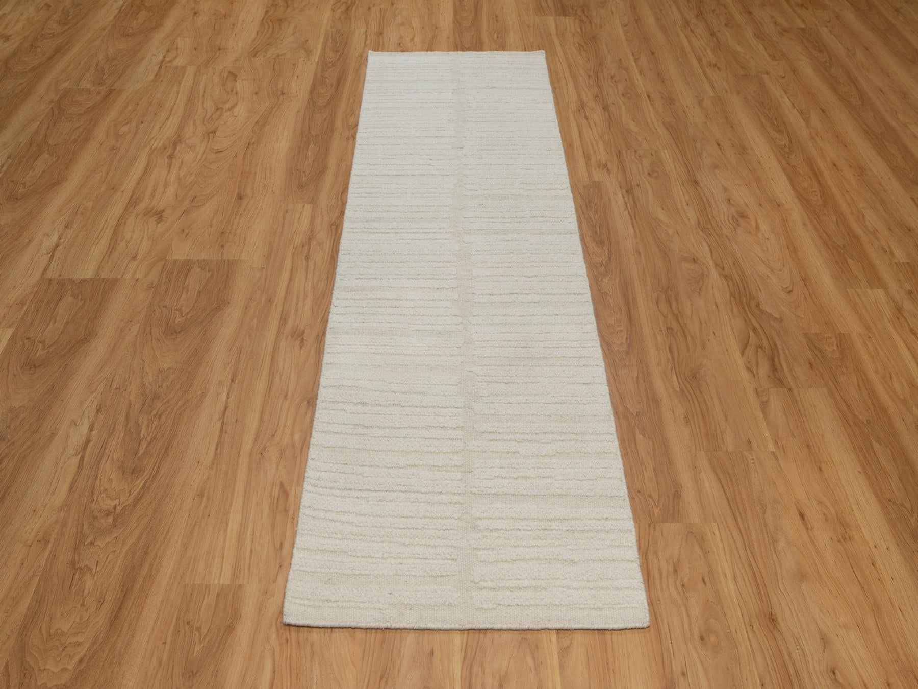 Ivory 2'6" x 8'0" Modern and Contemporary Hand knotted Wool Rug - Sku: O092252