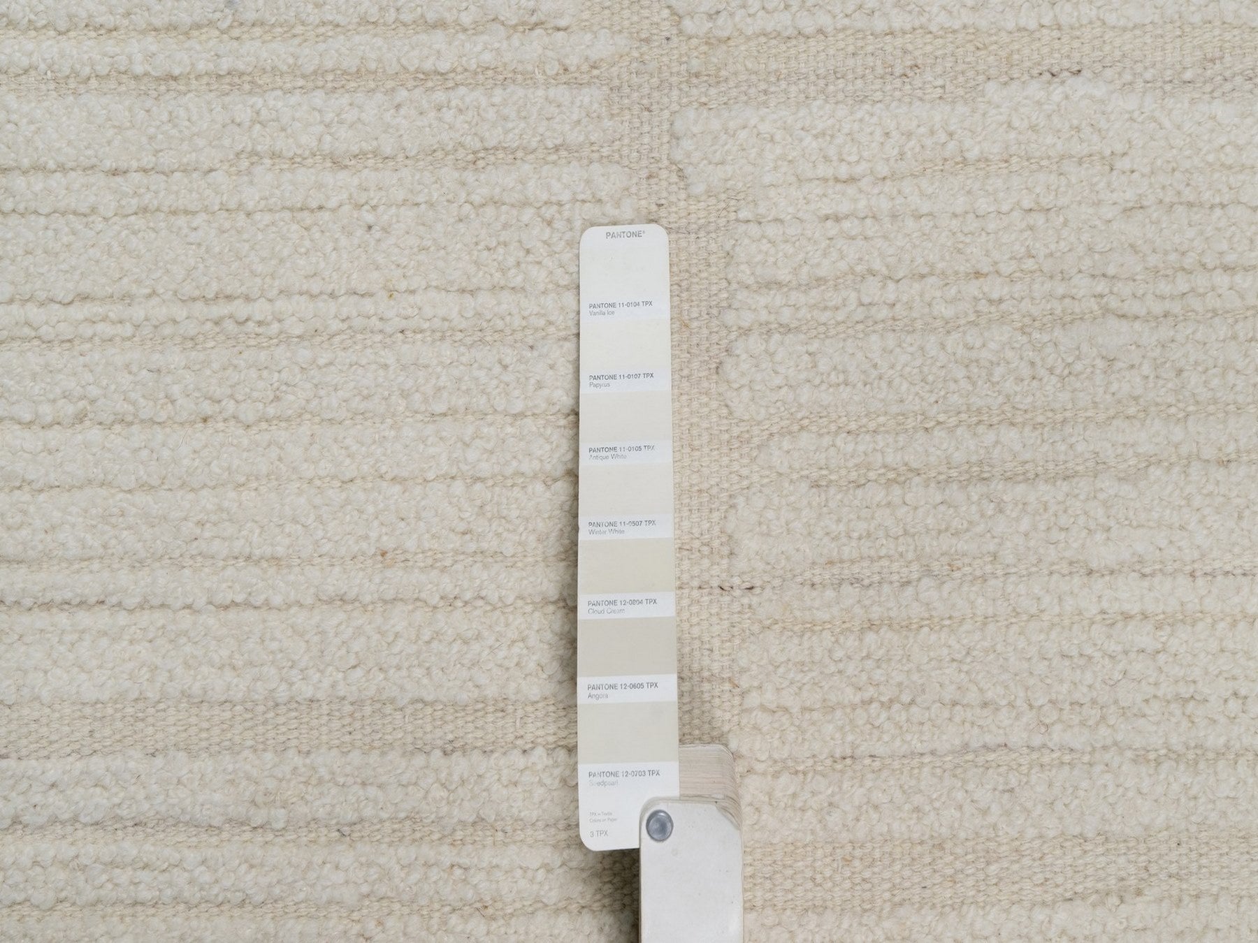 Modern / Contemporary hand-knotted wool runner in Ivory, 2'6" x 8' — SKU O092252 (view 4)