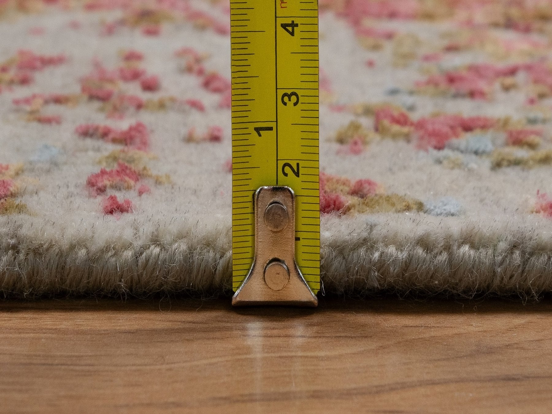 Modern / Contemporary hand-knotted wool/silk rug in Pink, 5' x 6'11" — SKU O092253 (view 7)
