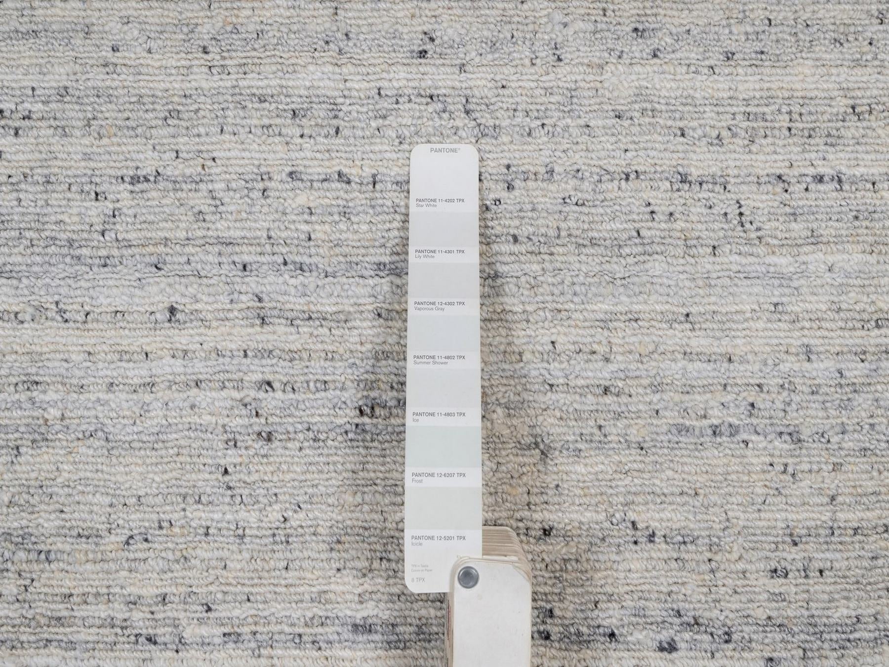 Modern / Contemporary hand-knotted wool rug in Gray, 6'1" x 9'1" — SKU O092268 (view 7)