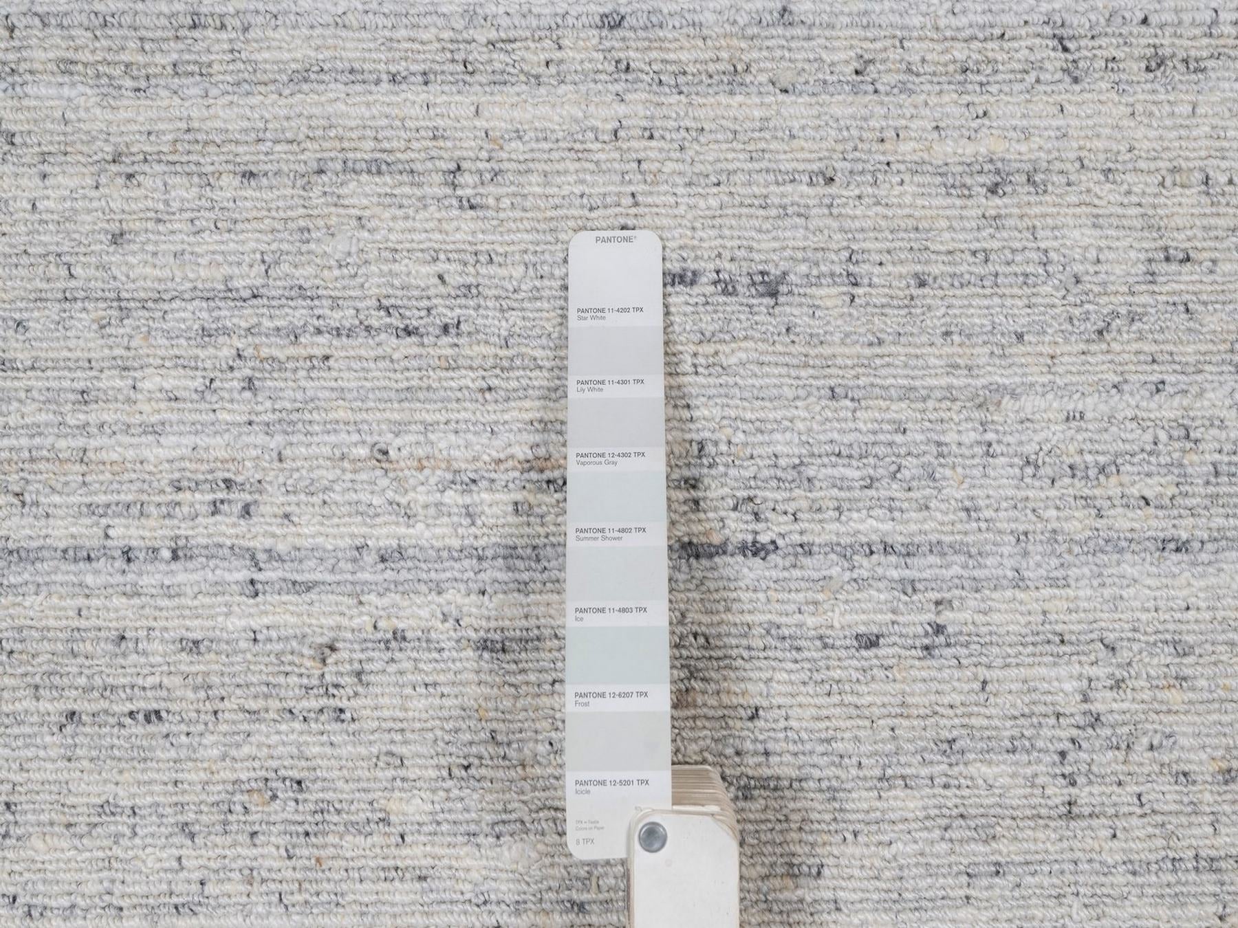 Modern / Contemporary hand-knotted wool rug in Gray, 8'1" x 9'11" — SKU O092269 (view 7)