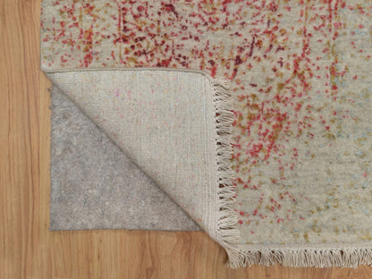 Modern / Contemporary hand-knotted wool/silk rug in Pink, 1'11" x 3'1" — SKU O092270 (view 3)