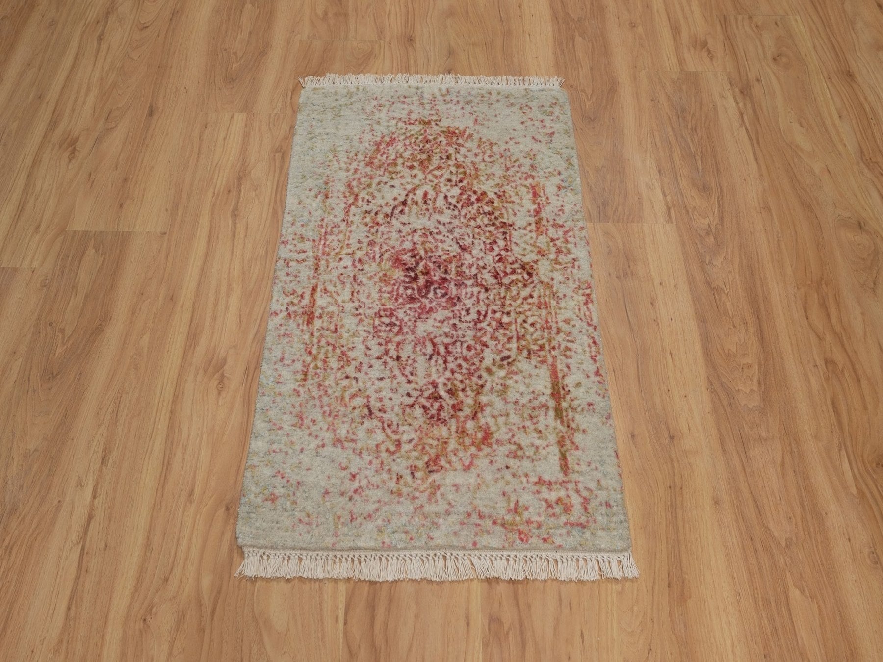 Modern / Contemporary hand-knotted wool/silk rug in Pink, 1'11" x 3'1" — SKU O092271 (view 2)