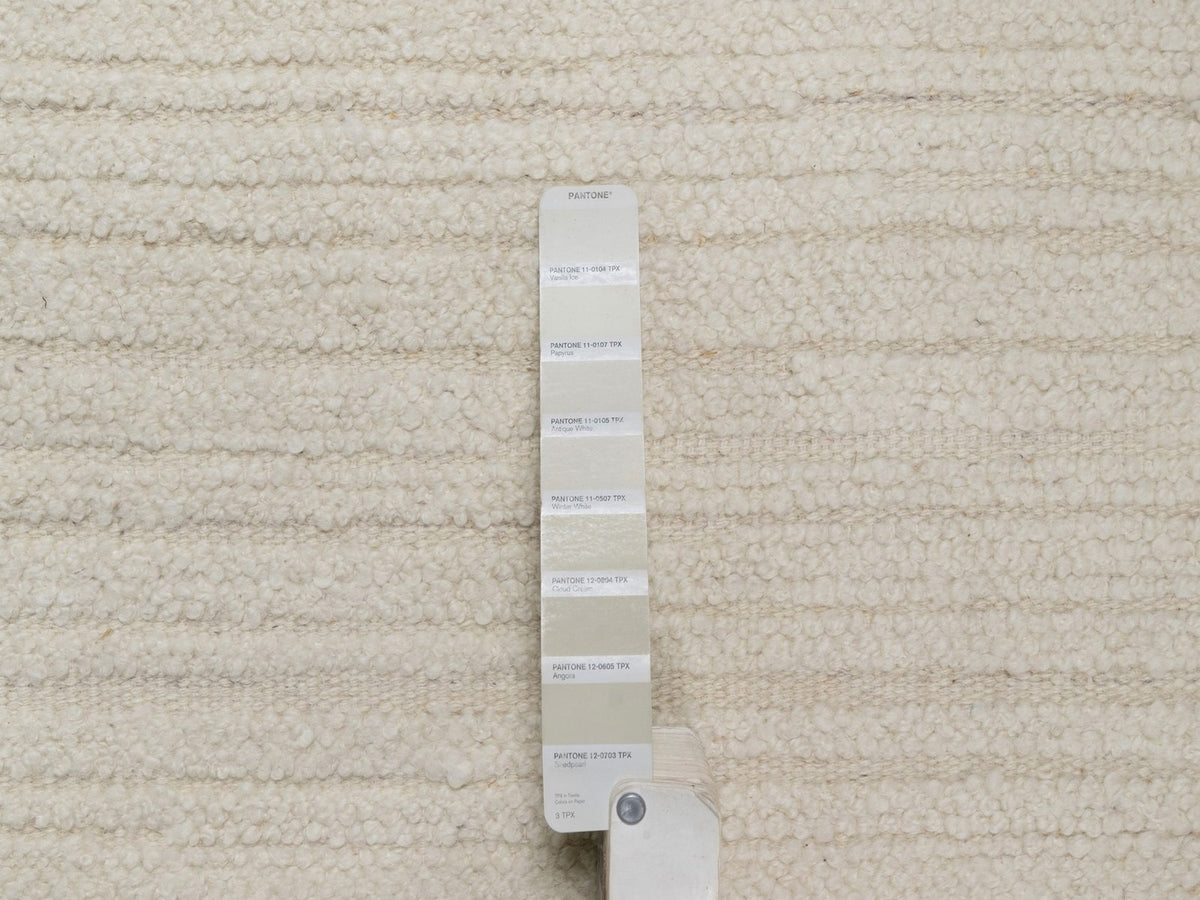 Modern / Contemporary hand-knotted wool rug in Ivory, 5' x 5' — SKU O092276 (view 4)