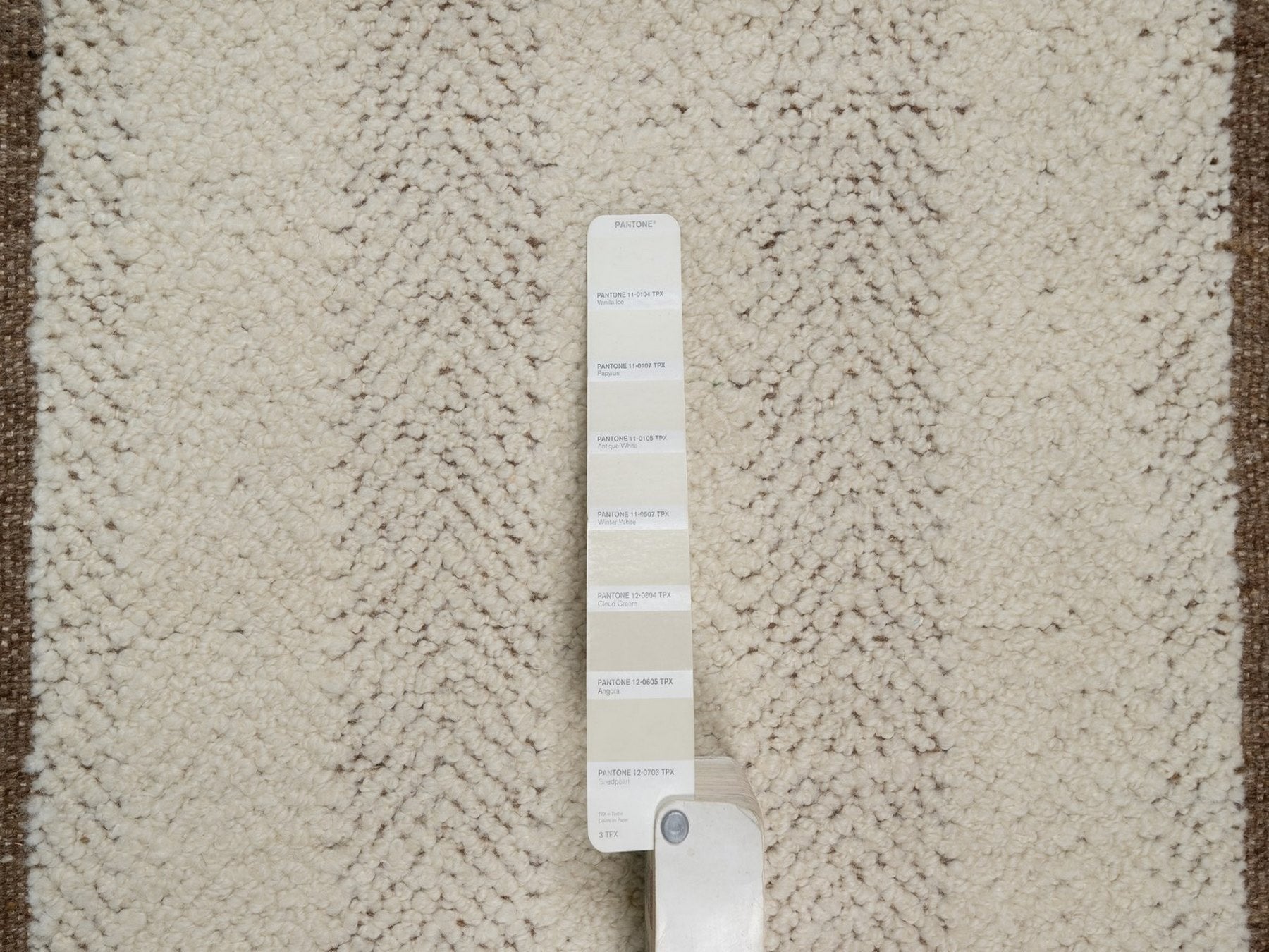Modern / Contemporary hand-knotted wool rug in Ivory & Chocolate Brown, 2'1" x 3' — SKU O092286 (view 4)