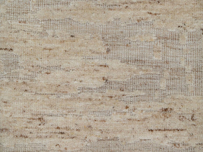 Modern / Contemporary hand-knotted wool runner in Ivory, 2'5" x 8'1" — SKU O092289 (view 5)