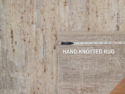 Modern / Contemporary hand-knotted wool runner in Ivory, 2'5" x 8'1" — SKU O092289 (view 8)
