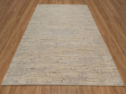Modern / Contemporary hand-knotted wool rug in Ivory, 8'1" x 10'2" — SKU O092293 (view 2)