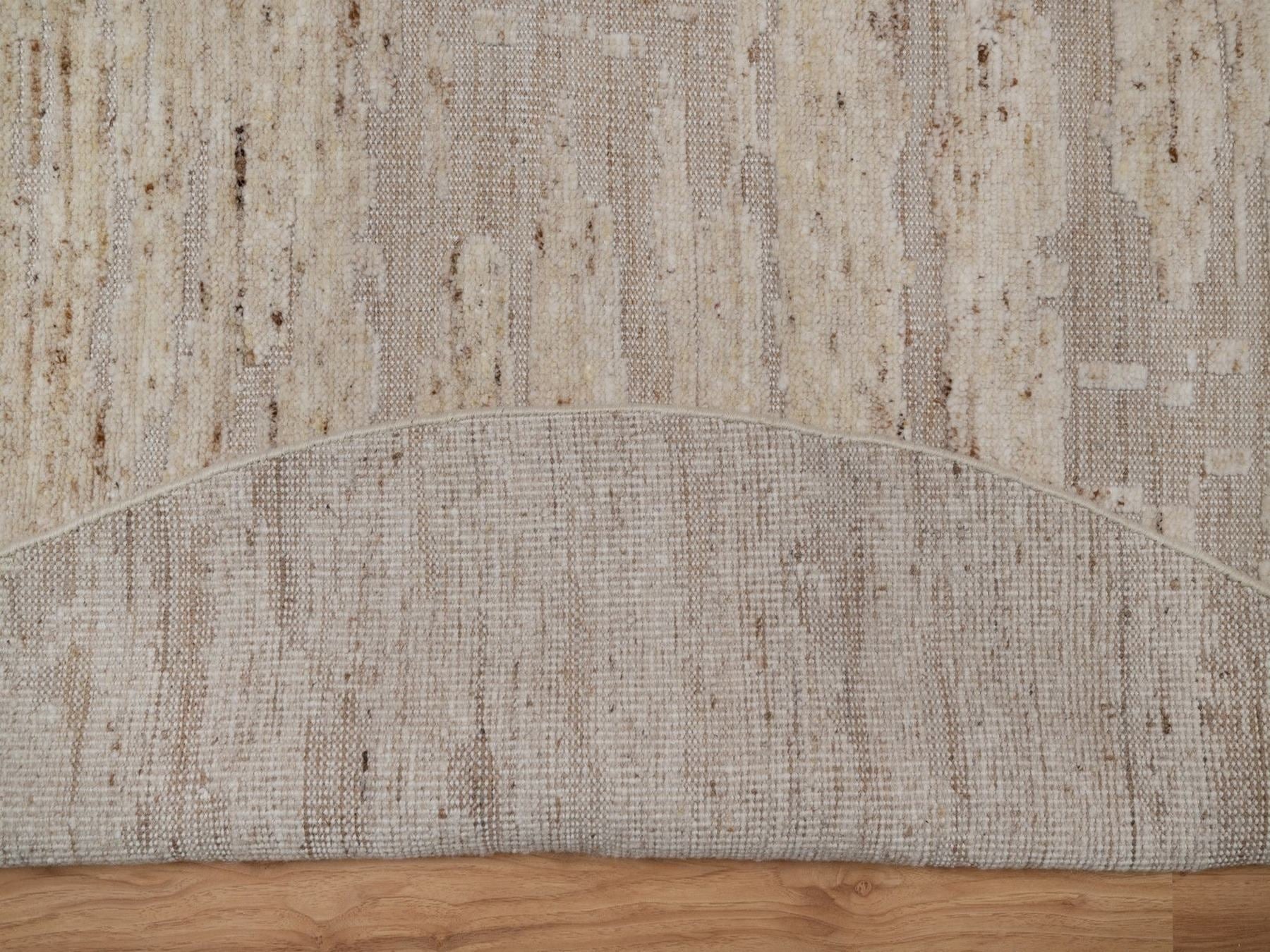 Modern / Contemporary hand-knotted wool rug in Ivory, 7'10" x 7'10" — SKU O092294 (view 4)