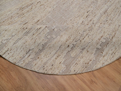Modern / Contemporary hand-knotted wool rug in Ivory, 7'10" x 7'10" — SKU O092294 (view 6)