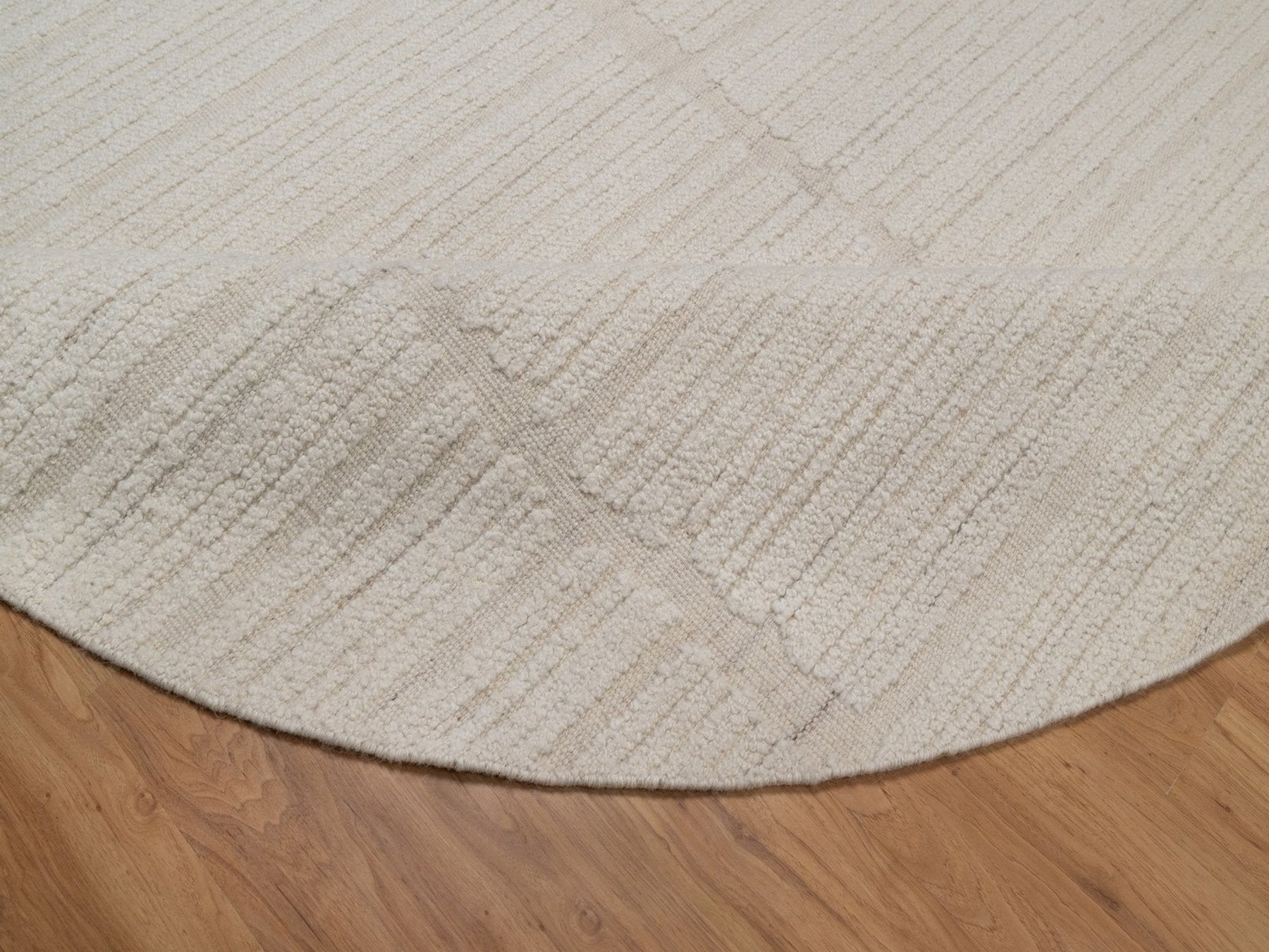 Modern / Contemporary hand-knotted wool rug in Ivory, 8' x 8' — SKU O092296 (view 6)