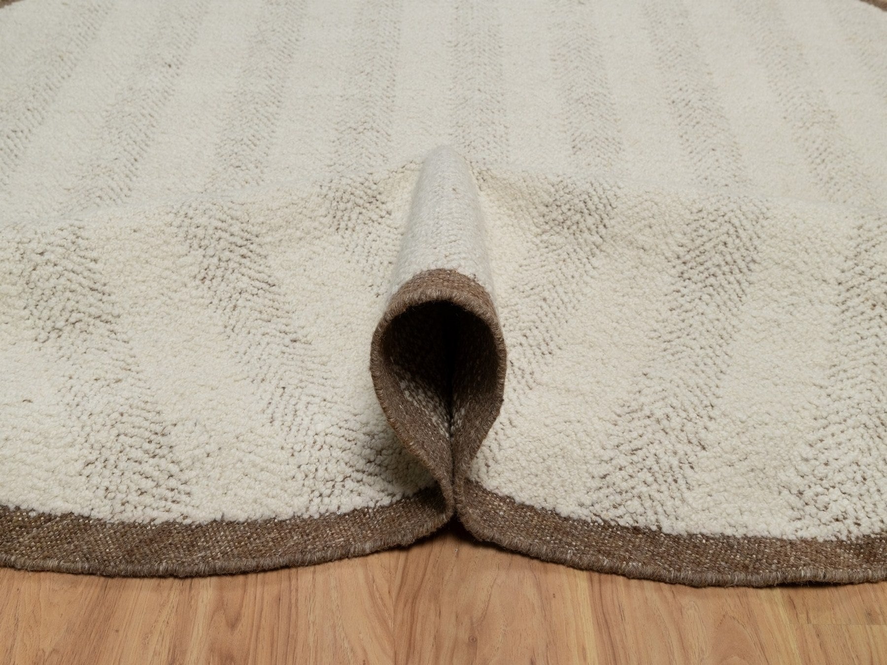 Modern / Contemporary hand-knotted wool rug in Ivory & Chocolate Brown, 7'9" x 7'9" — SKU O092298 (view 5)