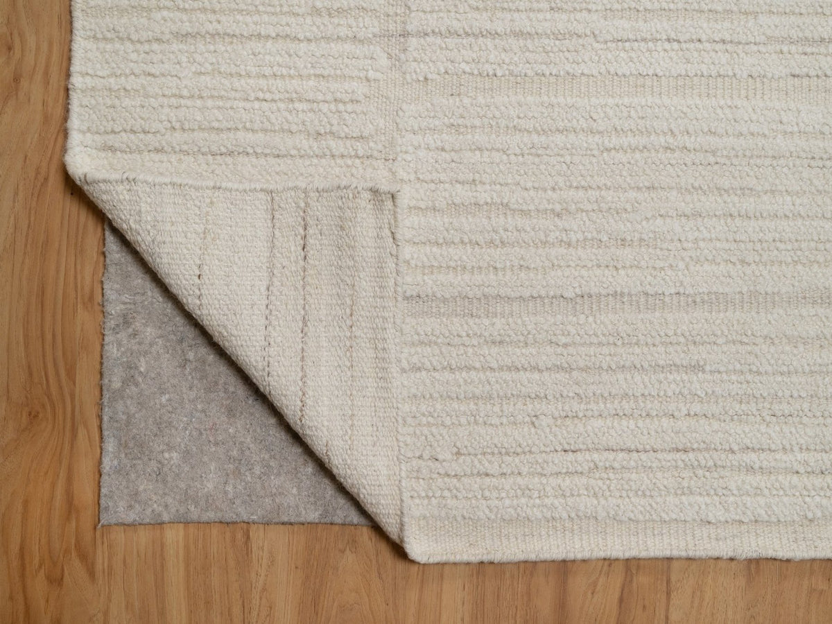 Modern / Contemporary hand-knotted wool rug in Ivory, 11'11" x 15'2" — SKU O092299 (view 4)