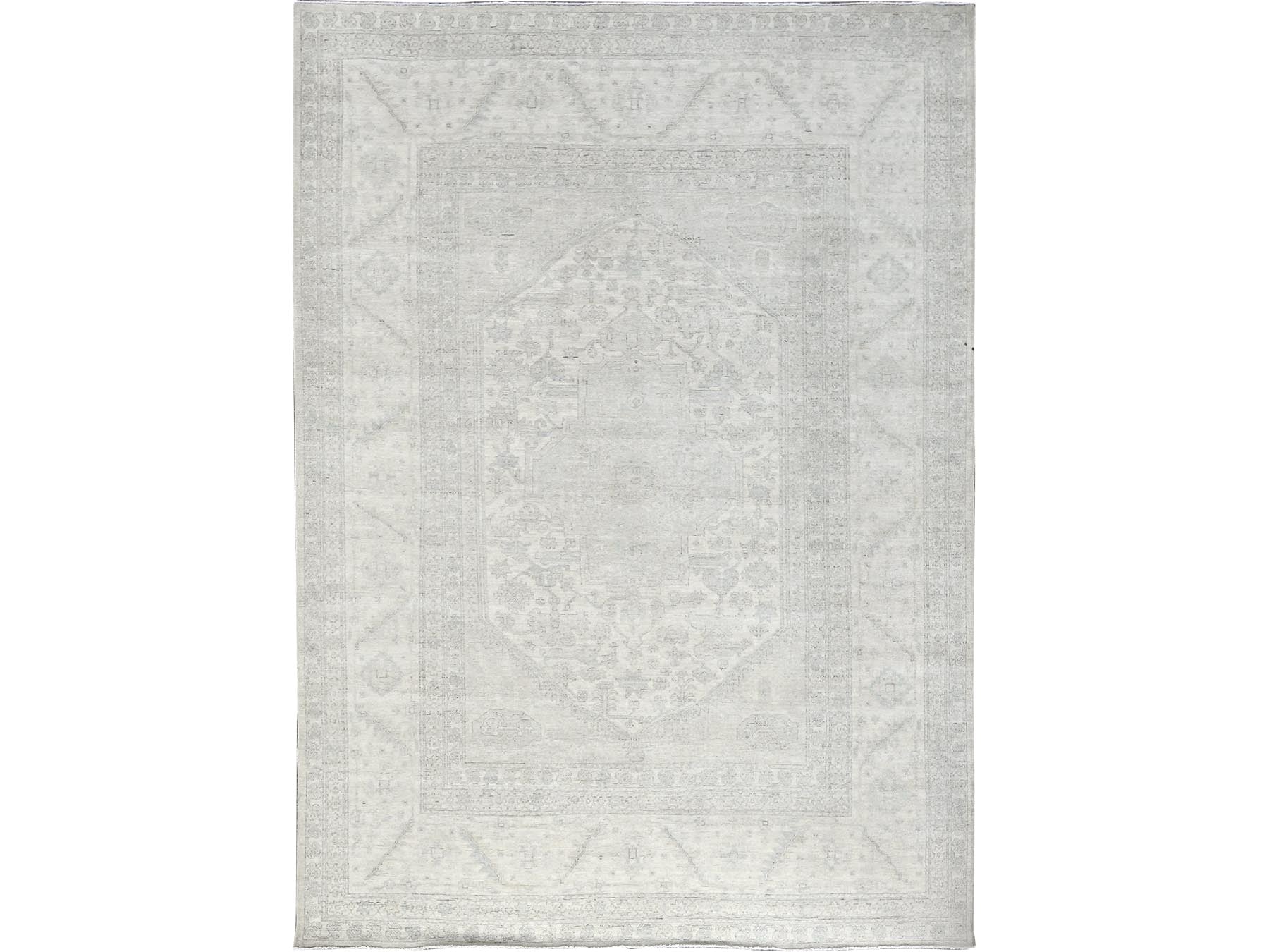 Heriz Oushak hand-knotted wool rug in Ivory, 8'11" x 11'10" — SKU O0922