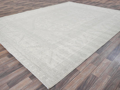 Heriz Oushak hand-knotted wool rug in Ivory, 8'11" x 11'10" — SKU O0922 (view 3)