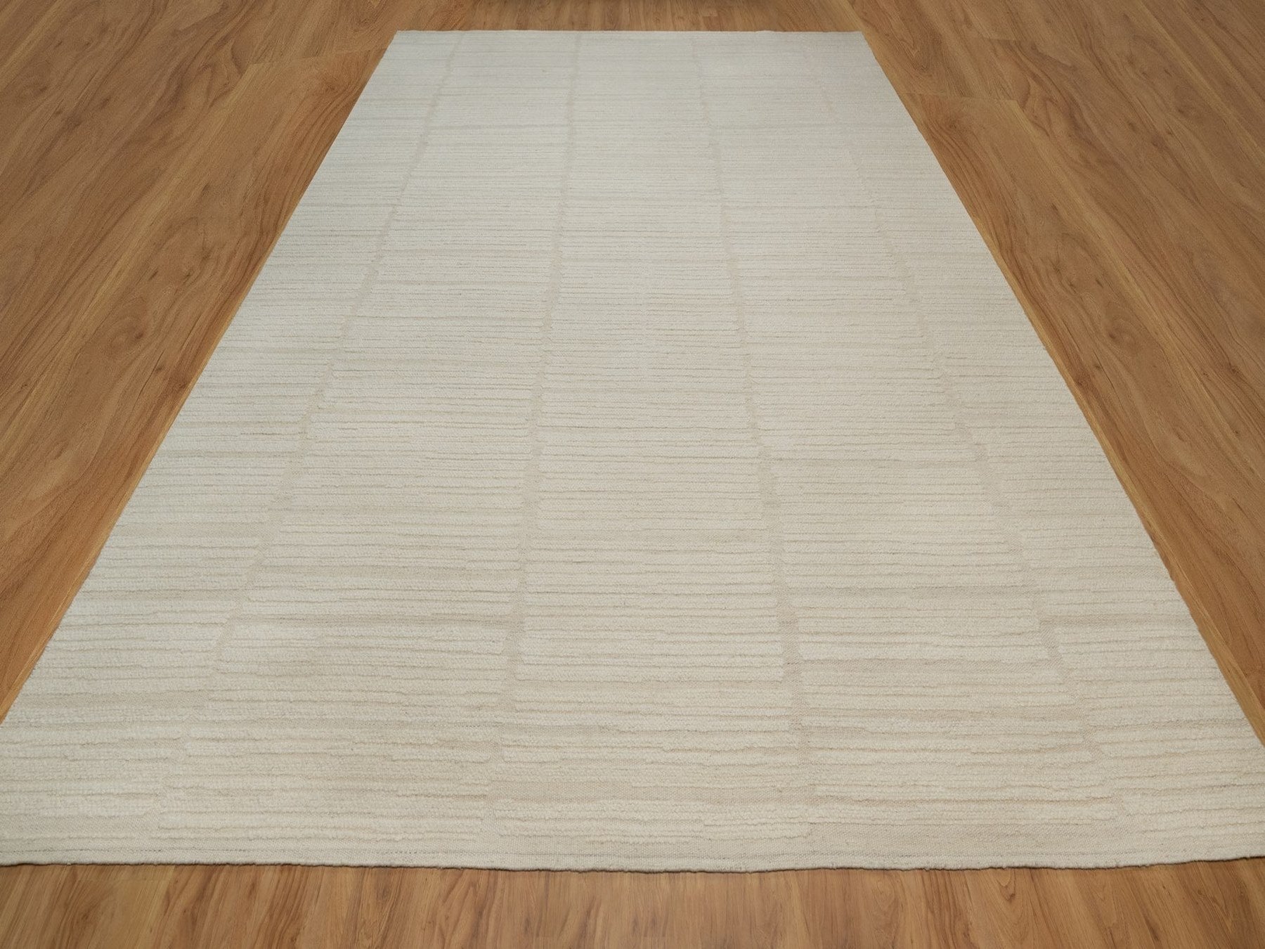 Ivory 10'0" x 14'2" Modern and Contemporary Hand knotted Wool Rug - Sku: O092300