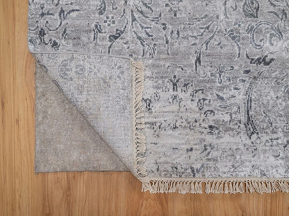 Transitional hand-knotted wool/silk rug in Gray, 3' x 5'1" — SKU O092302 (view 3)