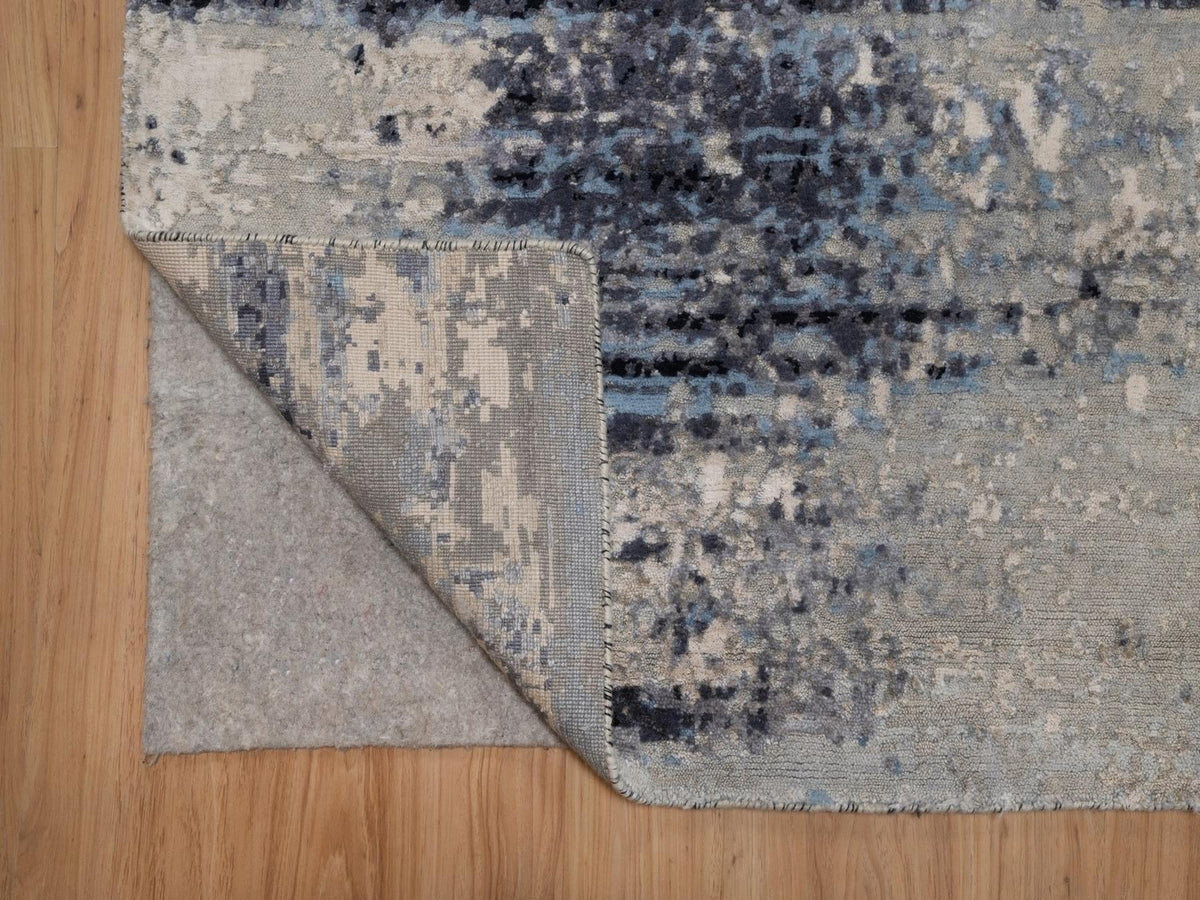 Modern / Contemporary hand-knotted wool/silk rug in Gray, 5' x 7'1" — SKU O092303 (view 3)