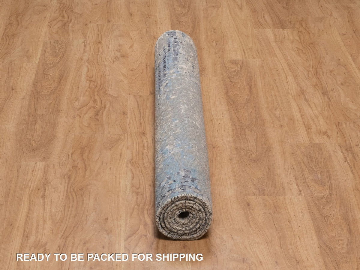 Modern / Contemporary hand-knotted wool/silk rug in Gray, 5' x 7'1" — SKU O092303 (view 6)